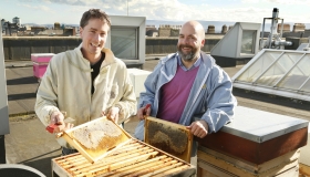 no repro fee
Bee Keepers Kieran Harnett and Gearoid Carvill from the Dublin Honey Project tending their hives on the roof of Belvedere College in Dublin1-photo Kieran Harnett