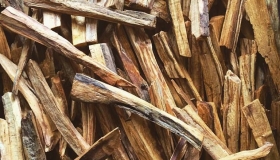 16_Incausa.eu_PaloSanto_Wood_Incense