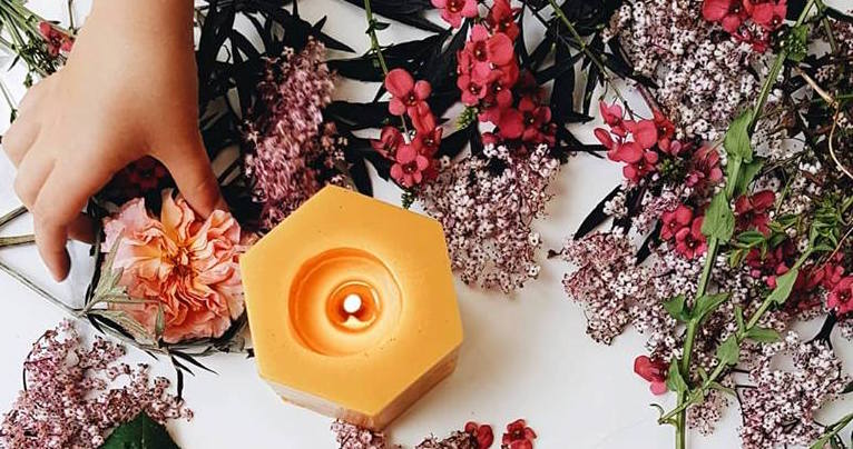 beeswax candle maker stall Dublin Flea Christmas Market 2018